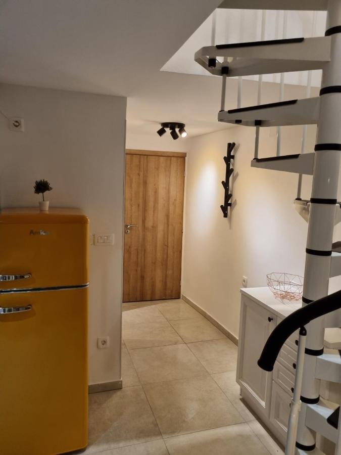 Apartman Ivano Cresアパートメント エクステリア 写真