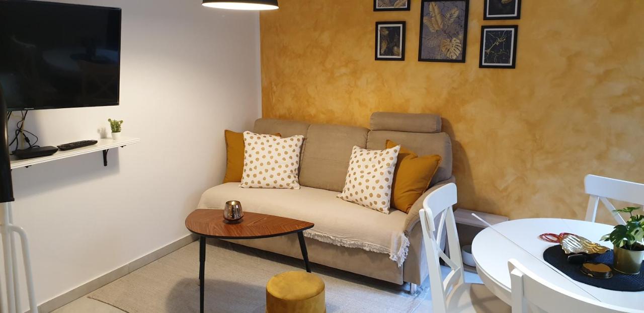 Apartman Ivano Cresアパートメント エクステリア 写真